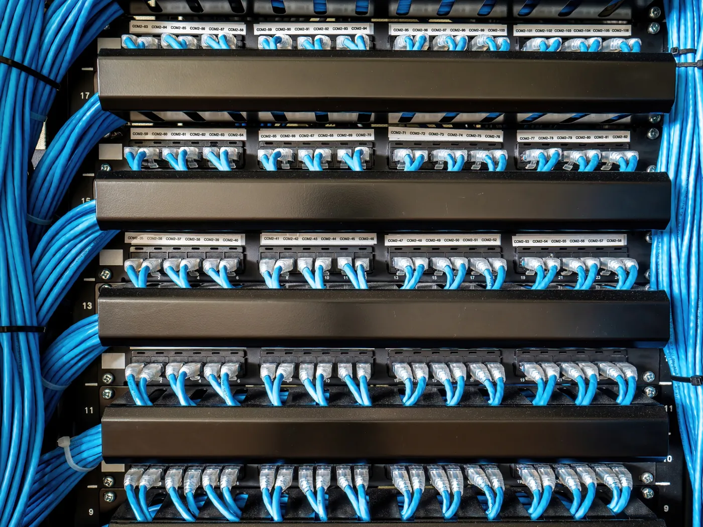 Instalación de fibra óptica empresarial